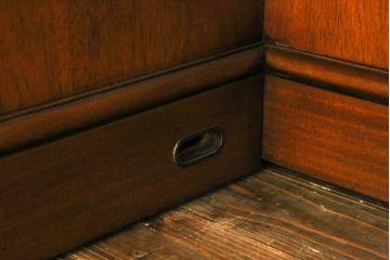 ドレクセルヘリテイジの両袖机をリペア&カスタム!4パーツに分割できるよう加工し、1トーン落ち着いた色味に着色仕上げ。(プレジデントデスク、ニーホールデスク、ワークデスク、オフィスデスク、在宅用、在宅ワーク用)
