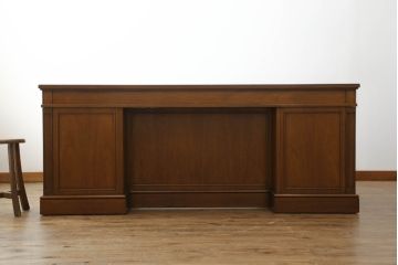 ドレクセルヘリテイジの両袖机をリペア&カスタム!4パーツに分割できるよう加工し、1トーン落ち着いた色味に着色仕上げ。(プレジデントデスク、ニーホールデスク、ワークデスク、オフィスデスク、在宅用、在宅ワーク用)
