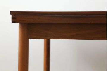 ゲームテーブルをリペア&カスタム!高品質リペアを施し、脚をカットし高さをリサイズ。(ダイニングテーブル、サイドテーブル、食卓、机、在宅ワーク用、在宅用、二人掛け、四人掛け、2人掛け、4人掛け)