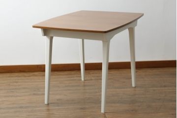 ダイニングテーブルをリペア&カスタム!脚をアンティークホワイトにペイント仕上げ。(2人掛け、4人掛け、エクステンションテーブル、拡張式テーブル、食卓、イギリス、英国、ヴィンテージ)