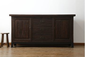 カウンターテーブルをリペア&カスタム!脚をカットし、新に鉄脚を取り付け。1トーン落ち着いた色味に着色仕上げ。(サイドキャビネット、サイドボード、収納棚、戸棚、リビングボード、引き出し)