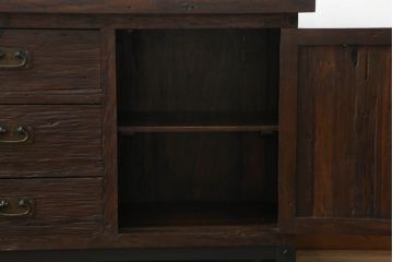 カウンターテーブルをリペア&カスタム!脚をカットし、新に鉄脚を取り付け。1トーン落ち着いた色味に着色仕上げ。(サイドキャビネット、サイドボード、収納棚、戸棚、リビングボード、引き出し)