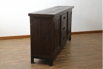 カウンターテーブルをリペア&カスタム!脚をカットし、新に鉄脚を取り付け。1トーン落ち着いた色味に着色仕上げ。(サイドキャビネット、サイドボード、収納棚、戸棚、リビングボード、引き出し)