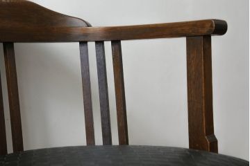 回転チェアをリペア&カスタム!座面を張替え、木部は1トーン落ち着いた色味に着色仕上げ。(回転椅子、イス、ドクターチェア、アームチェア、オフィスチェア、デスクチェア)