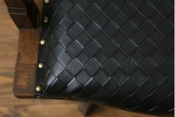 回転チェアをリペア&カスタム!座面を張替え、木部は1トーン落ち着いた色味に着色仕上げ。(回転椅子、イス、ドクターチェア、アームチェア、オフィスチェア、デスクチェア)