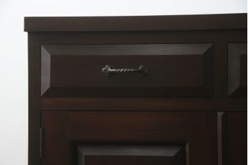 カウンターサイドボードをリペア&カスタム!両面から使用できるよう背面を加工。取り外し可能な台輪を新規製作。現状の色味をベースに1トーン落ち着いた色味に着色仕上げ。(カウンターテーブル、サイドキャビネット、収納棚、戸棚、引き出し、ヴィンテージ)