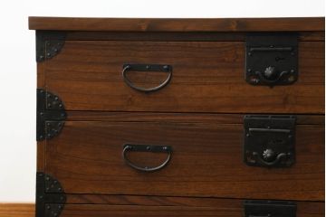 関東衣装箪笥をリペア&カスタム!金具の突起部分は取り外し、天板を新たに製作。(テレビ台、テレビボード、ローチェスト、収納たんす、時代箪笥、引き出し)