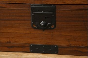 関東衣装箪笥をリペア&カスタム!金具の突起部分は取り外し、天板を新たに製作。(テレビ台、テレビボード、ローチェスト、収納たんす、時代箪笥、引き出し)