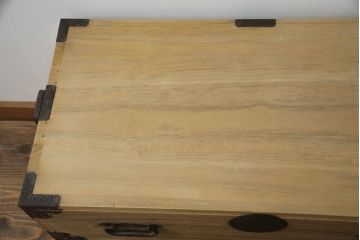 庄内箪笥のローボードの見た目を変えずに綺麗にリペア!クリアワックスで木地色仕上げ。(総桐箪笥、総桐たんす、収納タンス、時代箪笥、引き出し、テレビ台、テレビボード、ローチェスト)