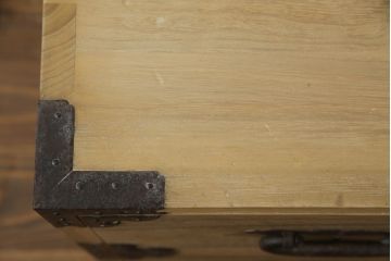 庄内箪笥のローボードの見た目を変えずに綺麗にリペア!クリアワックスで木地色仕上げ。(総桐箪笥、総桐たんす、収納タンス、時代箪笥、引き出し、テレビ台、テレビボード、ローチェスト)