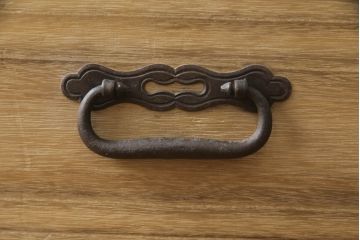 庄内箪笥のローボードの見た目を変えずに綺麗にリペア!クリアワックスで木地色仕上げ。(総桐箪笥、総桐たんす、収納タンス、時代箪笥、引き出し、テレビ台、テレビボード、ローチェスト)
