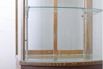 昭和中期の縦型ガラスケースをリペア&カスタム!キャスターを取り付け。(ショーケース、飾り棚、陳列棚、収納棚、店舗什器)