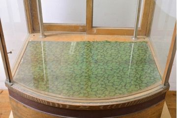 昭和中期の縦型ガラスケースをリペア&カスタム!キャスターを取り付け。(ショーケース、飾り棚、陳列棚、収納棚、店舗什器)