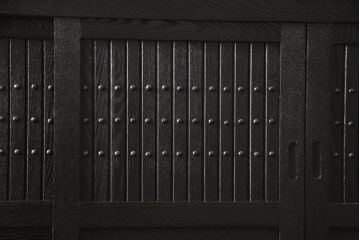 水屋箪笥をリペア&カスタム!全体を剥離し、黒色で再着色。(収納箪笥、重ね箪笥、食器棚、収納棚)