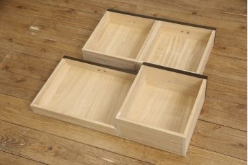 食器棚をリペア&カスタム!高品質リペアを施し、戸棚の建具をクリアガラスに変更。(水屋箪笥、キャビネット、収納棚、戸棚)
