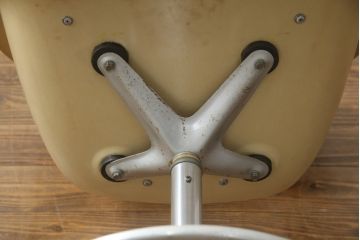 ラウンジチェアをリペア&カスタム!高品質リペアを施し、座面の生地を張替え。(イージーチェア、1人掛けソファ、椅子)
