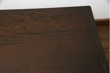 軽井沢彫りの平机をリペア&カスタム!脚をカットし高さをリサイズ。1トーン落ち着いた色味に着色仕上げ。(コンソールテーブル、ワークデスク、ローテーブル、座卓、在宅用、在宅ワーク用、作業台)