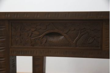 軽井沢彫りの平机をリペア&カスタム!脚をカットし高さをリサイズ。1トーン落ち着いた色味に着色仕上げ。(コンソールテーブル、ワークデスク、ローテーブル、座卓、在宅用、在宅ワーク用、作業台)