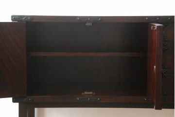 岩谷堂箪笥をリペア&カスタム!台輪をカットし木製脚を取り付け。1トーン落ち着いた色味に着色仕上げ。(サイドボード、サイドキャビネット、戸棚、収納棚、引き出し、収納箪笥、和タンス)