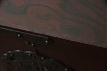 岩谷堂箪笥をリペア&カスタム!台輪をカットし木製脚を取り付け。1トーン落ち着いた色味に着色仕上げ。(サイドボード、サイドキャビネット、戸棚、収納棚、引き出し、収納箪笥、和タンス)