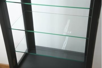 ケビントガラスケースをリペア&カスタム!鍵を製作し、本体をマットブラックでペイント仕上げ。(ショーケース、デンタルケース、デンタルキャビネット、陳列棚、飾り棚、収納棚、戸棚、店舗什器)