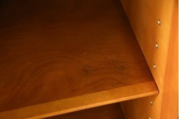 キャビネットをリペア&カスタム!高品質リペアを施し、ご希望の高さで台輪を取り付け。元の色味に合わせて着色仕上げ。(サイドボード、収納棚、戸棚、飾り棚)