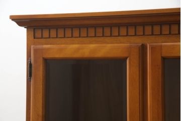 キャビネットをリペア&カスタム!高品質リペアを施し、ご希望の高さで台輪を取り付け。元の色味に合わせて着色仕上げ。(サイドボード、収納棚、戸棚、飾り棚)