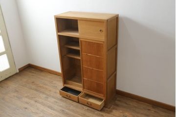 置き水屋の見た目を変えずに綺麗にリペア!着色やワックスは行わず、無垢の色合いのまま仕上げ。(置水屋、茶水屋、戸棚、茶棚、収納棚)