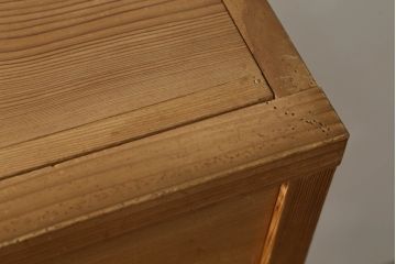 置き水屋の見た目を変えずに綺麗にリペア!着色やワックスは行わず、無垢の色合いのまま仕上げ。(置水屋、茶水屋、戸棚、茶棚、収納棚)