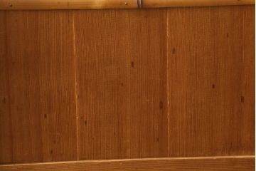 置き水屋の見た目を変えずに綺麗にリペア!着色やワックスは行わず、無垢の色合いのまま仕上げ。(置水屋、茶水屋、戸棚、茶棚、収納棚)