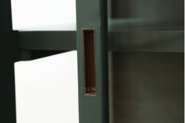 ガラス収納棚をリペア&カスタム!天板の取り付け。取り外し可能な棚板を設置。ダークグリーンでペイント仕上げ。(ガラスケース、サイドボード、飾り棚、陳列棚、戸棚、キャビネット、店舗什器、三面)