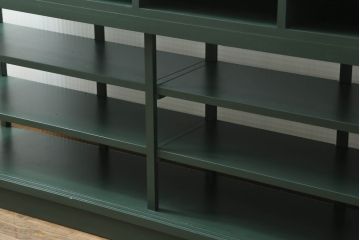ガラス収納棚をリペア&カスタム!上部にオープンラックを製作し、内部は木製棚板を追加。背面にチェッカーガラスを取り付け、全体をダークグリーンにペイント仕上げ。(ガラスケース、サイドボード、飾り棚、陳列棚、戸棚、キャビネット、店舗什器、三面)