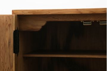 屋久杉の収納棚の見た目を変えずに綺麗にリペア!外側は無着色ウレタン、内部はクリアワックスで仕上げ。(戸棚、卓上収納、キャビネット)