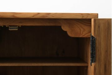 屋久杉の収納棚の見た目を変えずに綺麗にリペア!外側は無着色ウレタン、内部はクリアワックスで仕上げ。(戸棚、卓上収納、キャビネット)