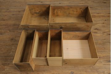 明治時代の二段重ね階段箪笥をリペア&カスタム!高品質リペアを施し、階段として使用できるよう補強。1トーン落ち着いた色味に着色仕上げ。(時代箪笥、収納箪笥、和タンス)