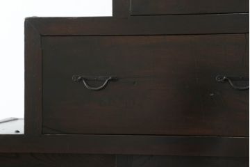 明治時代の二段重ね階段箪笥をリペア&カスタム!高品質リペアを施し、階段として使用できるよう補強。1トーン落ち着いた色味に着色仕上げ。(時代箪笥、収納箪笥、和タンス)