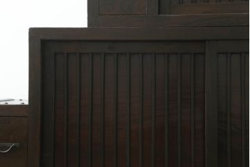 明治時代の二段重ね階段箪笥をリペア&カスタム!高品質リペアを施し、階段として使用できるよう補強。1トーン落ち着いた色味に着色仕上げ。(時代箪笥、収納箪笥、和タンス)