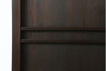 大正期の扉をリペア&カスタム!設置場所に合わせてリサイズ。マグネット式ラッチ金具を取り付け。濃い茶色で着色し仕上げ。(ドア、ガラスドア、片開きドア、木製ドア)