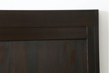 大正期の扉をリペア&カスタム!設置場所に合わせてリサイズ。マグネット式ラッチ金具を取り付け。濃い茶色で着色し仕上げ。(ドア、ガラスドア、片開きドア、木製ドア)
