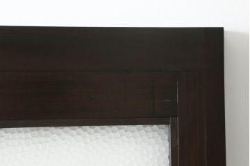 プレスガラス入り両開きドア1対をリペア&カスタム!設置場所に合わせてリサイズし、マグネット式ラッチ金具の取り付け。濃い茶色に着色仕上げ。(ガラスドア、木製ドア)