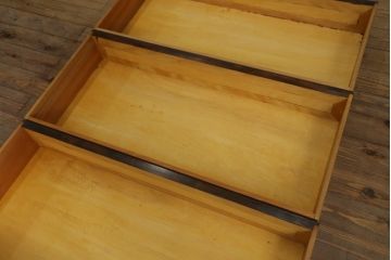 和箪笥をリペア&カスタム!高品質リペアを施し、観音扉部分の布をふすま紙に張り替え。現状の色味をベースに着色仕上げ。(衣装箪笥、着物箪笥、収納たんす、時代箪笥、チェスト、引き出し)