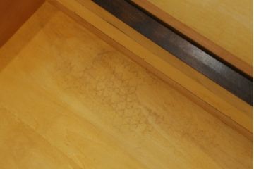 和箪笥をリペア&カスタム!高品質リペアを施し、観音扉部分の布をふすま紙に張り替え。現状の色味をベースに着色仕上げ。(衣装箪笥、着物箪笥、収納たんす、時代箪笥、チェスト、引き出し)
