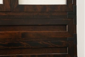 和箪笥をリペア&カスタム!高品質リペアを施し、観音扉部分の布をふすま紙に張り替え。現状の色味をベースに着色仕上げ。(衣装箪笥、着物箪笥、収納たんす、時代箪笥、チェスト、引き出し)