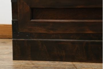 和箪笥をリペア&カスタム!高品質リペアを施し、観音扉部分の布をふすま紙に張り替え。現状の色味をベースに着色仕上げ。(衣装箪笥、着物箪笥、収納たんす、時代箪笥、チェスト、引き出し)