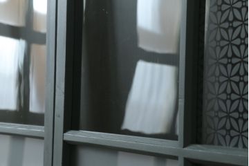 ガラス戸をリペア&カスタム!上部のガラスをアンティークゆらゆらガラスに交換。(引き戸、建具)