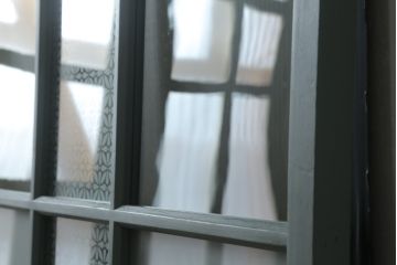 ガラス戸をリペア&カスタム!上部のガラスをアンティークゆらゆらガラスに交換。(引き戸、建具)