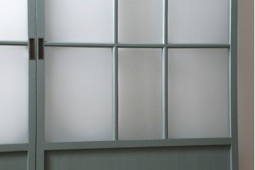 ガラス戸をリペア&カスタム!上部のガラスをアンティークゆらゆらガラスに交換。(引き戸、建具)