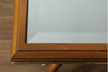 センターテーブルをリペア&カスタム!高品質リペアを施し、鏡を天板として設置。1トーン落ち着いた色味に着色仕上げ。(リビングテーブル、ローテーブル)