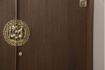 布団箪笥をリペア&カスタム!高品質リペアを施し、奥行きを狭くリサイズ。底板を補強し、オーク系で着色仕上げ。(収納箪笥、桐箪笥、和箪笥、桐たんす)