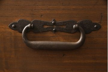 明治期の桐箪笥の見た目を変えずに綺麗にリペア!高品質リペアを施し、ステイン仕上げ。(ローボード、ローチェスト、衣装箪笥)